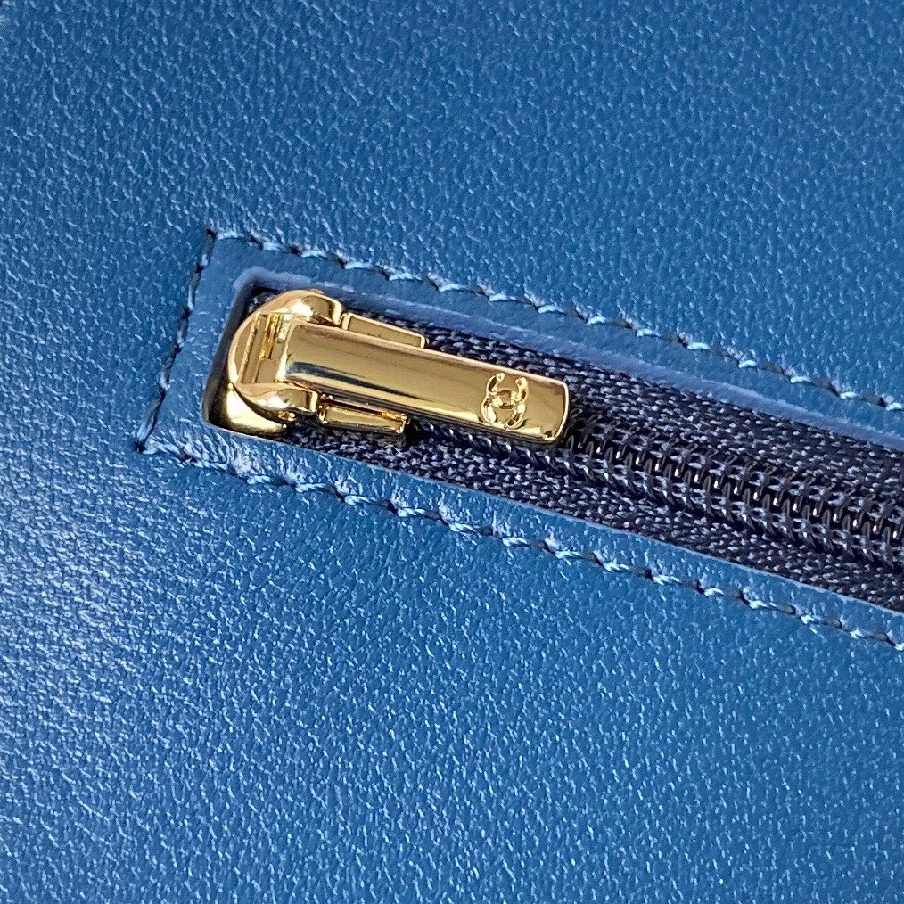 Lambskin Wallet On Chain Shoulder Bag AP3424 Blue